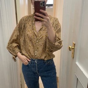 DOEN flowing, floral top.